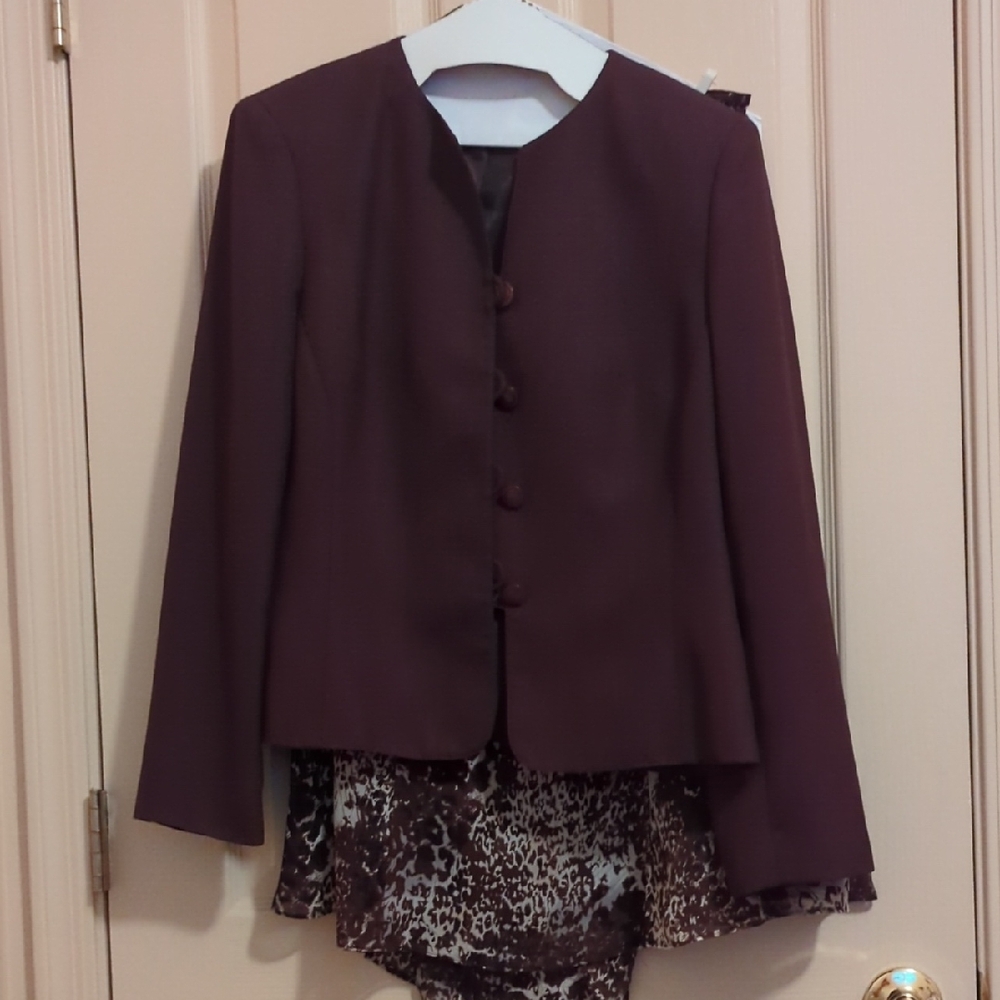 Le Suit 3-piece Skirt Suit with Scarf